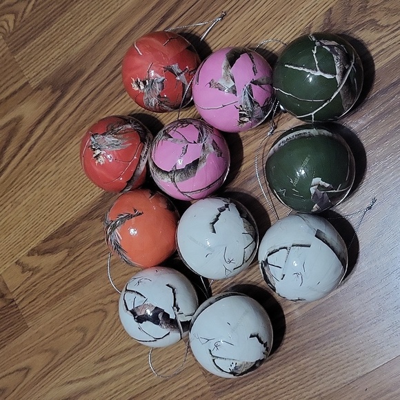 11 Realtree Camo Christmas ornaments tree white red pink green camouflage - Picture 2 of 5